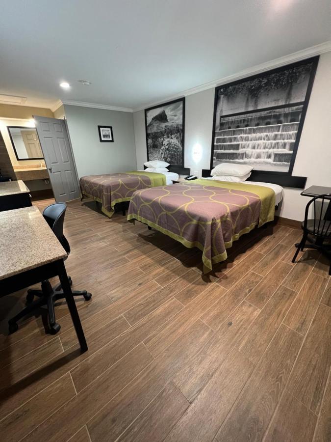 Super 8 By Wyndham Mcallen-downtown-airport-la Plaza Mall Motel McAllen