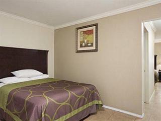 Super 8 By Wyndham Mcallen-downtown-airport-la Plaza Mall Motel McAllen