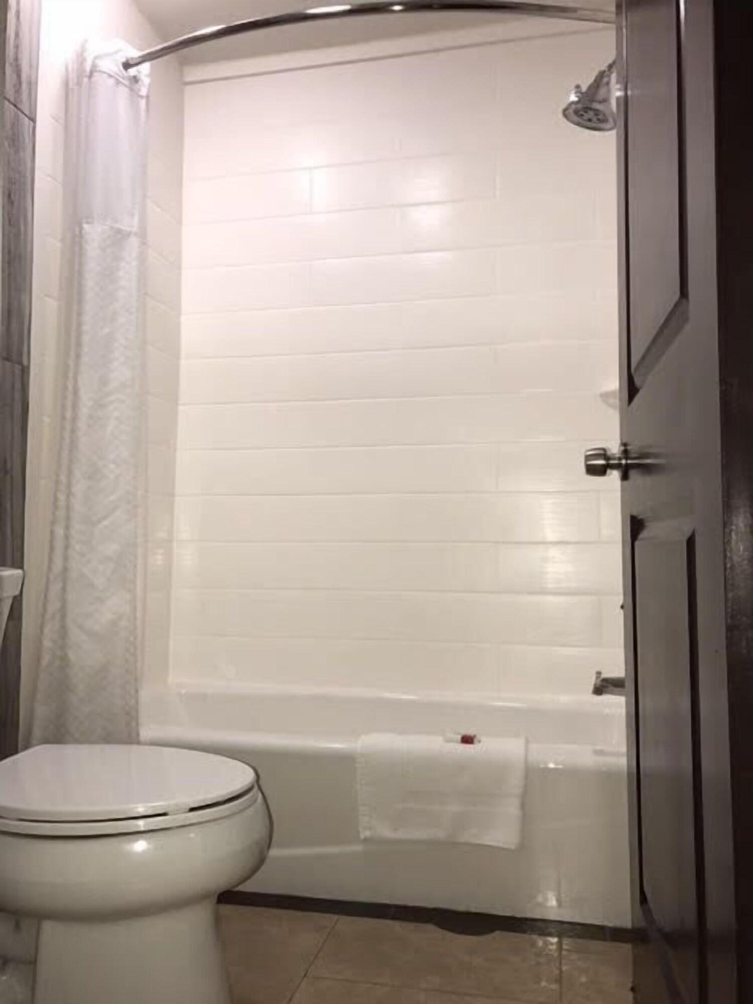 Super 8 By Wyndham Mcallen-downtown-airport-la Plaza Mall Motel