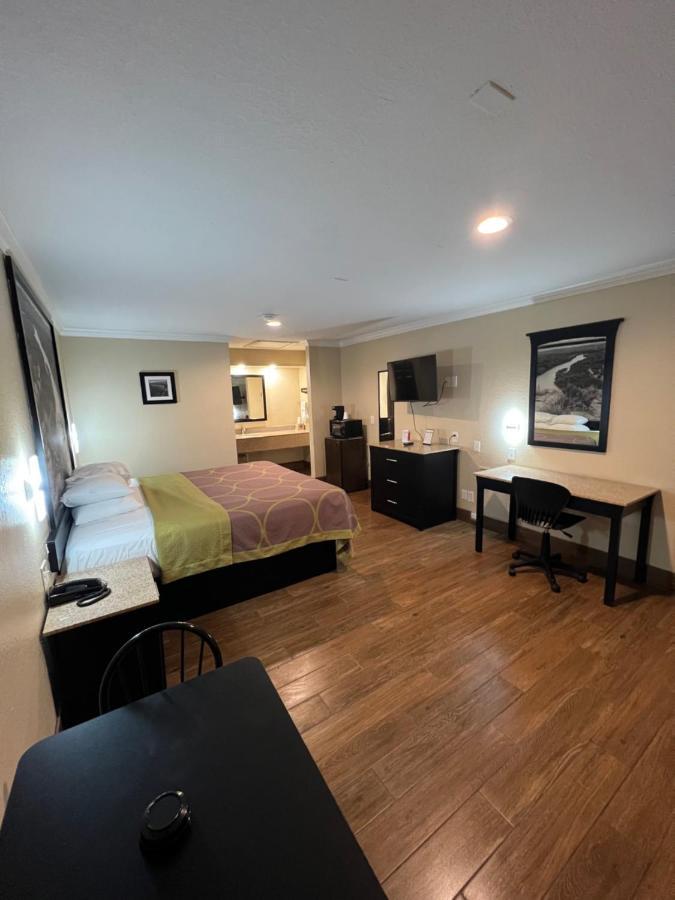 Super 8 By Wyndham Mcallen-downtown-airport-la Plaza Mall Motel 2*