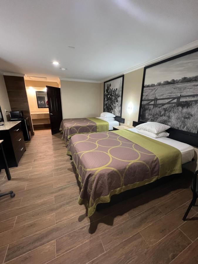 Super 8 By Wyndham Mcallen-downtown-airport-la Plaza Mall McAllen