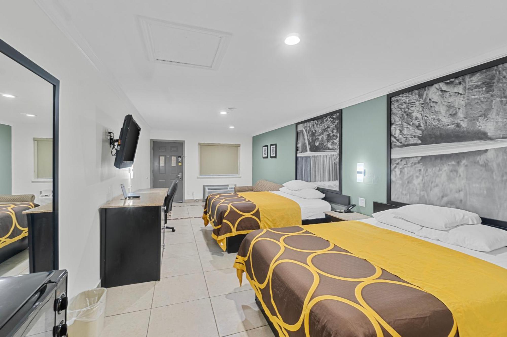 Super 8 By Wyndham Mcallen-downtown-airport-la Plaza Mall Motel 2*