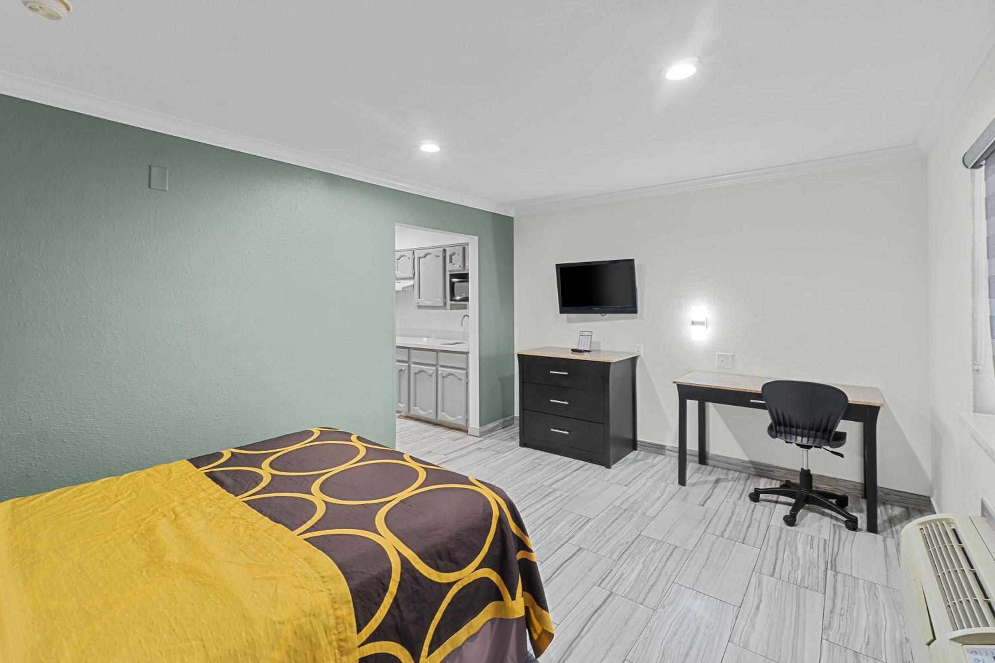 Super 8 By Wyndham Mcallen-downtown-airport-la Plaza Mall Motel McAllen