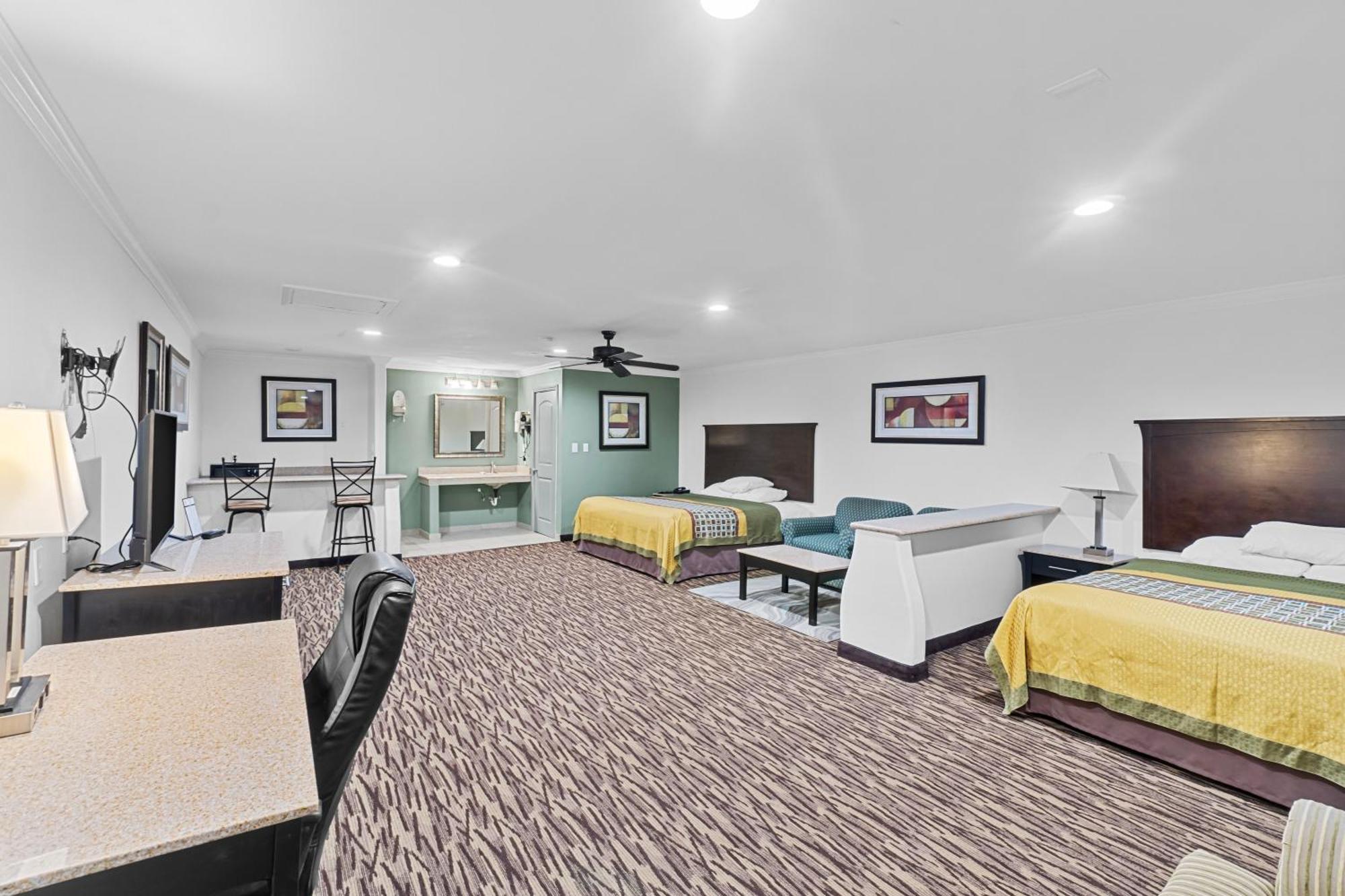 Super 8 By Wyndham Mcallen-downtown-airport-la Plaza Mall 2*