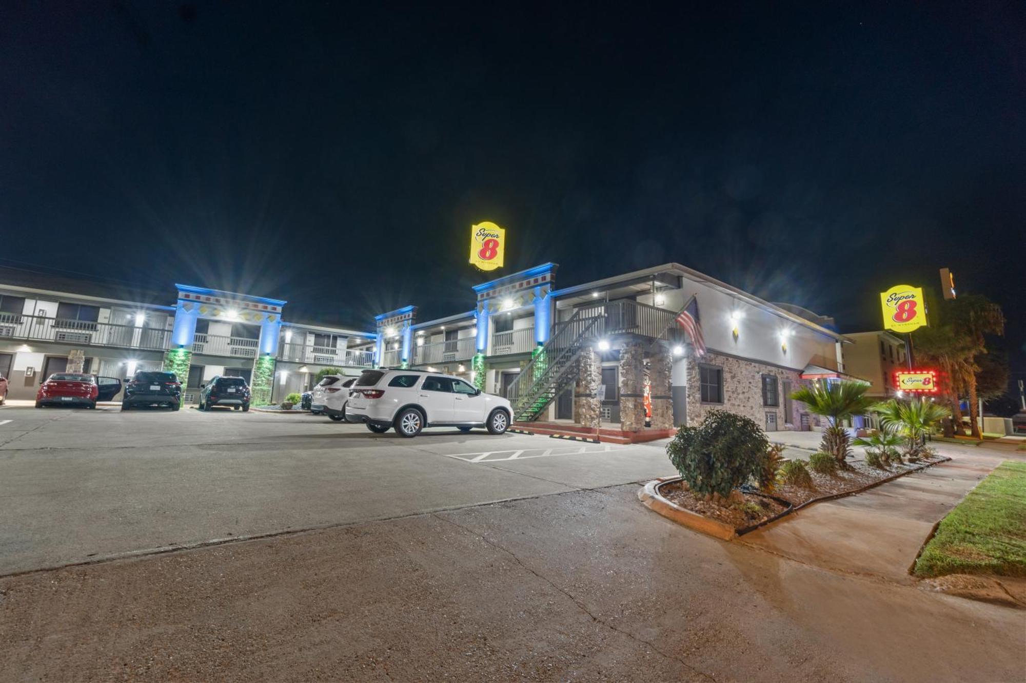 Super 8 By Wyndham Mcallen-downtown-airport-la Plaza Mall Motel 2*